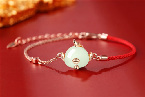 屬雞的人適合佩戴什么飾品 屬雞的人適合佩戴什么飾品