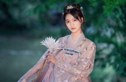 屬馬女十一日出生命運 屬馬女十一日出生命運