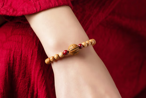 84年鼠可以長期戴哪些首飾 84年鼠可以長期戴哪些首飾