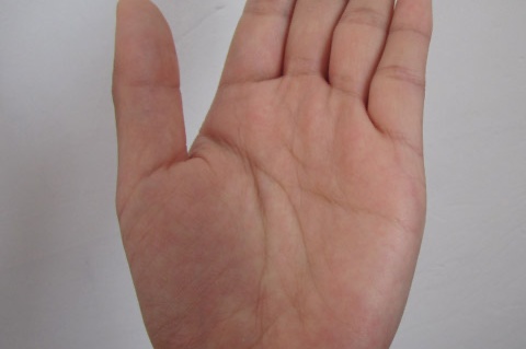 掌紋生命線和事業線連在一起